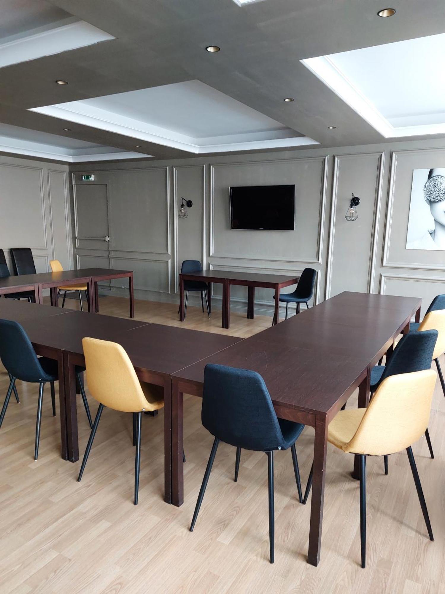 Cit'Hotel L'Europe - Cholet Gare Esterno foto