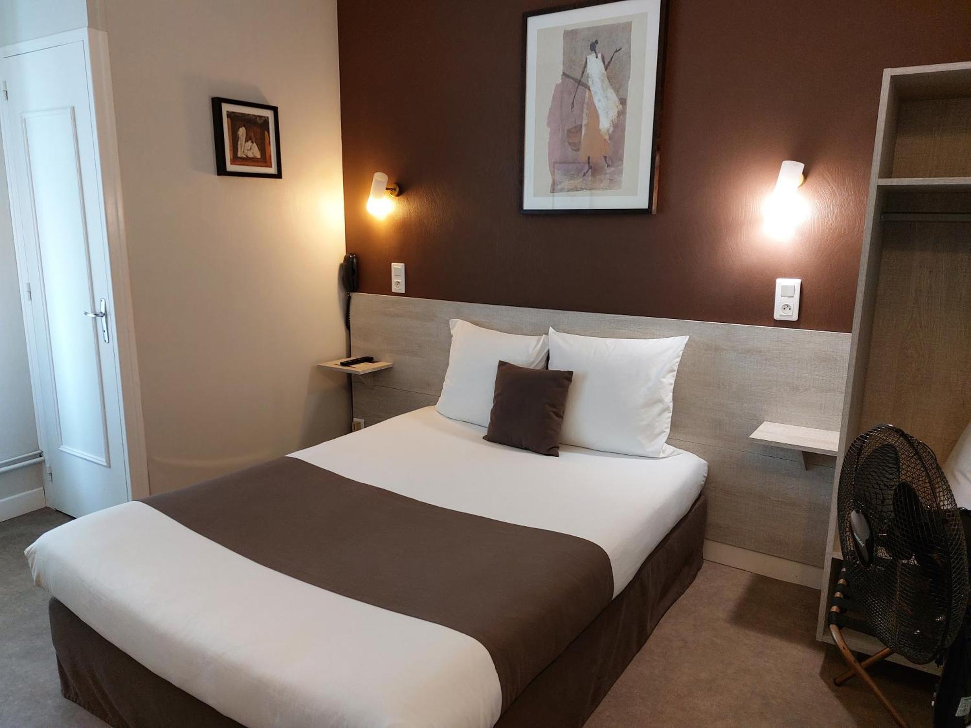 Cit'Hotel L'Europe - Cholet Gare Esterno foto