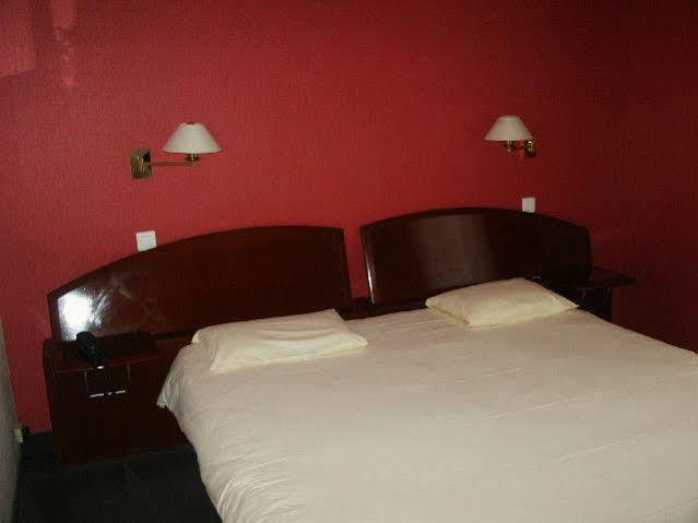 Cit'Hotel L'Europe - Cholet Gare Esterno foto